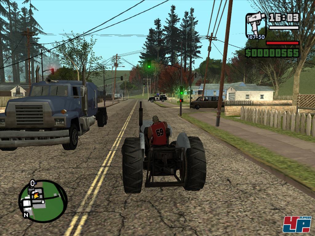 Es warten &uuml;ber 180 Vehikel auf euch - u.a. ein gem&uuml;tlich tuckernder Traktor.