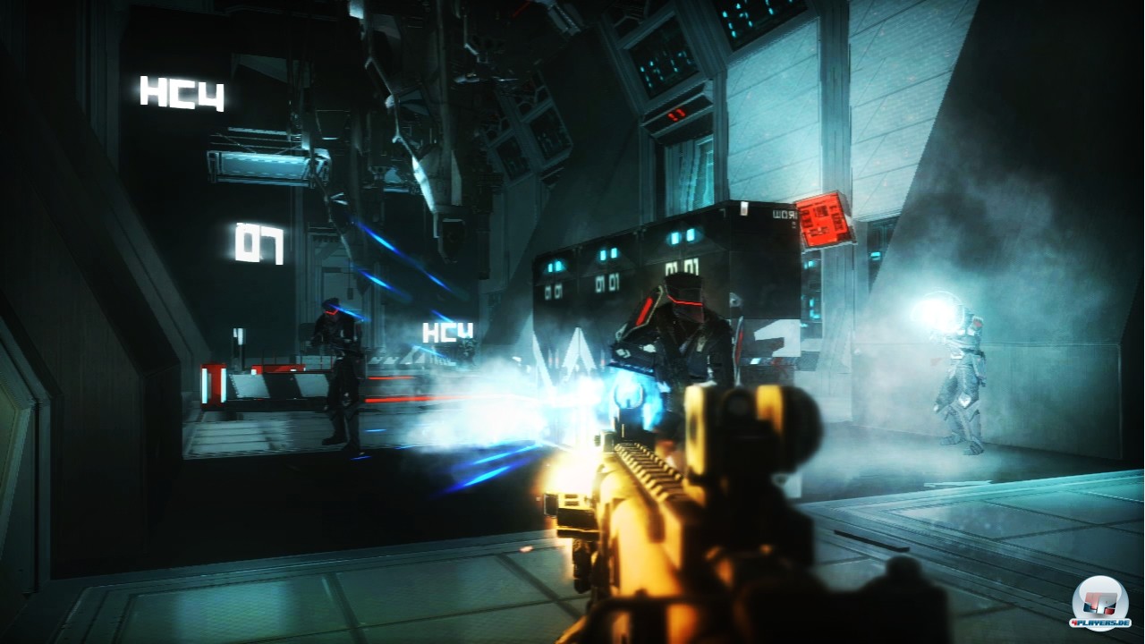 Man ist auch in futuristisch anmutenden Innenr&auml;umen unterwegs.