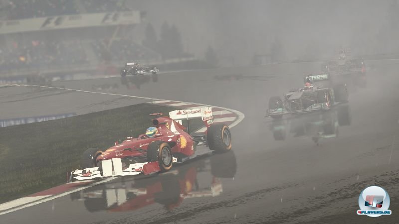 Sch&ouml;n: Schumi jagt im Mercedes sein ehemaliges Team.