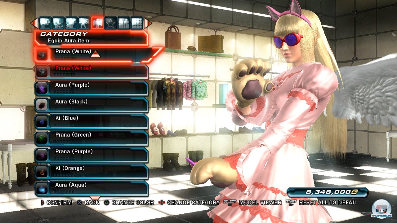 Kein Grund zur Panik - es ist nur der K&auml;mpfer-Editor. In dem man seine Lieblingsfighter h&ouml;chst kreativ verunstalten darf. Sehr sch&ouml;n: Neue Klamotten, Frisuren oder Items sowie das daf&uuml;r ben&ouml;tigte Geld werden in allen Modi freigeschaltet, genauso wie die Absp&auml;nne anderer K&auml;mpfer.