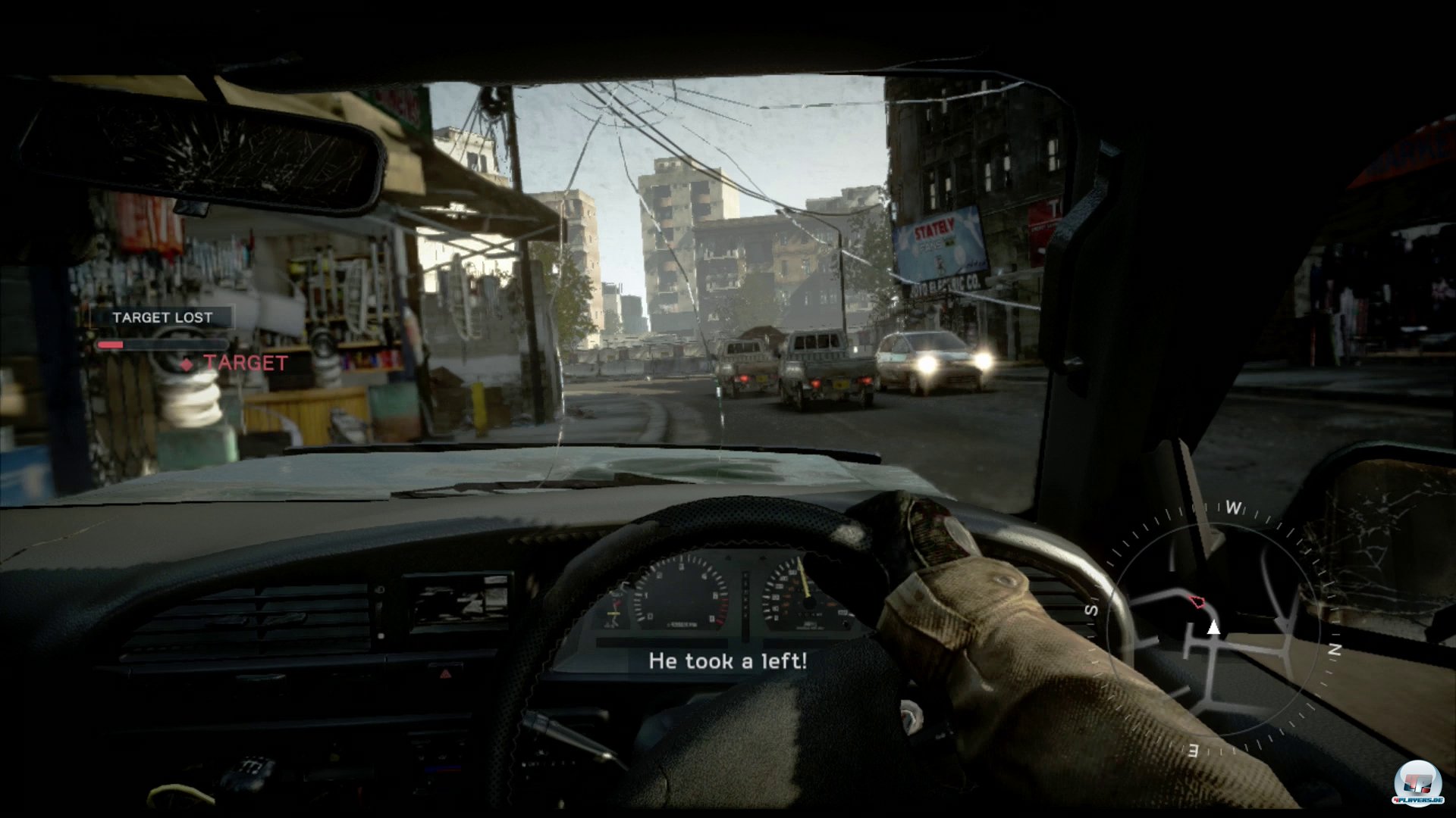 ...dann nur, um einer Verfolgungsjagd Platz zu machen: Zu Fu&szlig;, am Steuer eines Wagens oder Bootes.