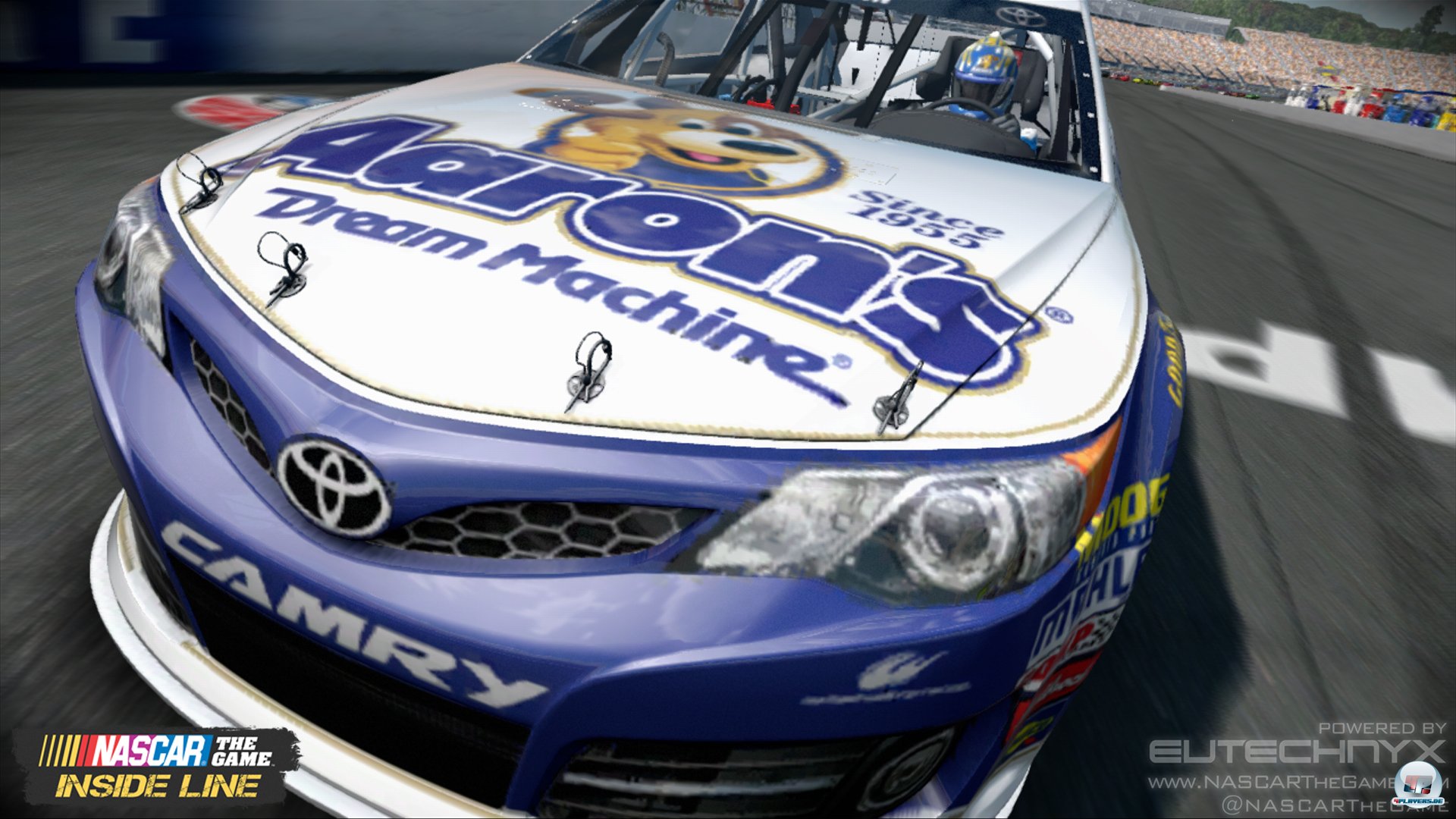  Die detaillierten Fahrzeuge sehen gut aus - zumal mehr als 40 gleichzeitig sichtbar sind. Einen Grafikpreis f&auml;hrt Eutechnyx allerdings nicht heim.