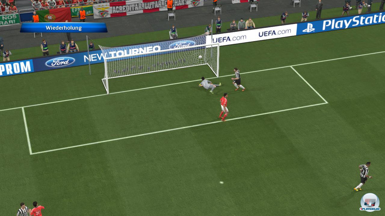 Was auf dem Platz nervt: Die Tr&auml;gheit bei Direktabnahmen - man wird zur Ballannahme gen&ouml;tigt, obwohl man rechtzeitig f&uuml;r den Volley gedr&uuml;ckt hat.