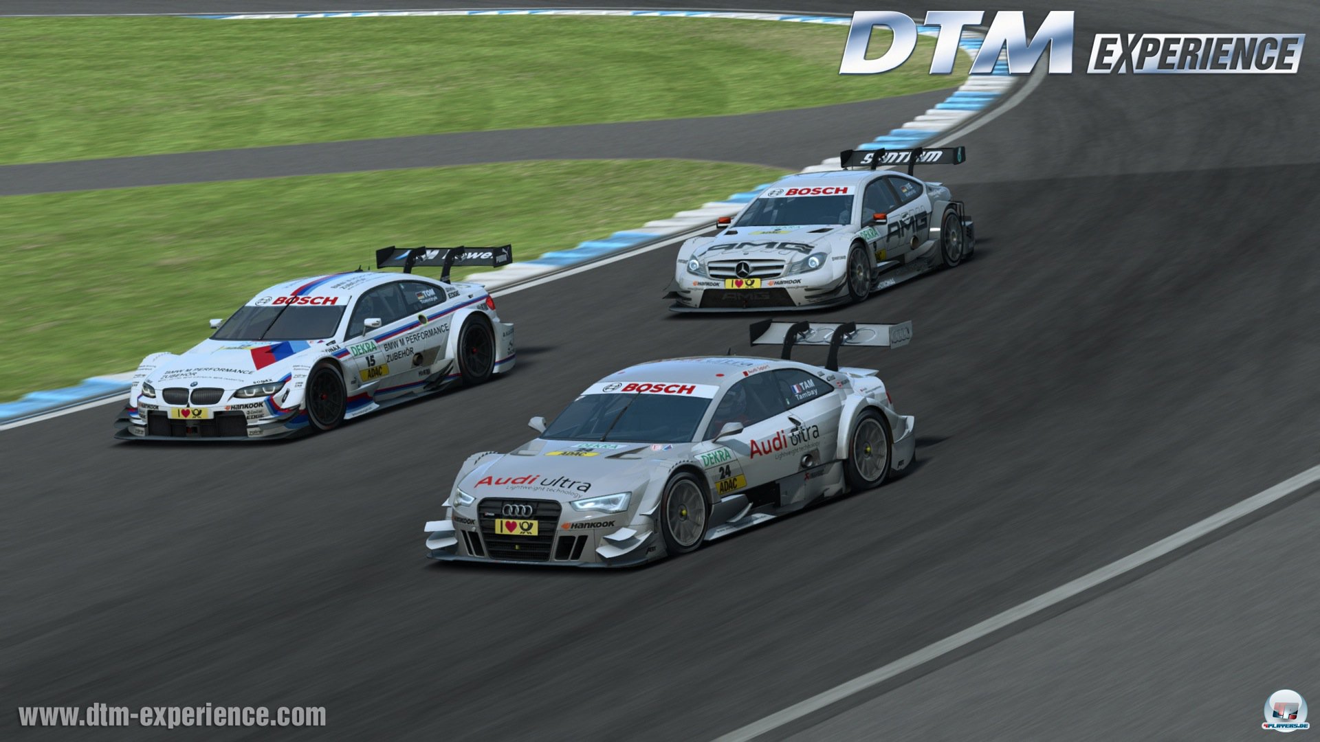 Leider sind direkte Positionsk&auml;mpfe auf der Strecke vorerst auf die KI beschr&auml;nkt - Onlinerennen gibt es (noch) nicht.