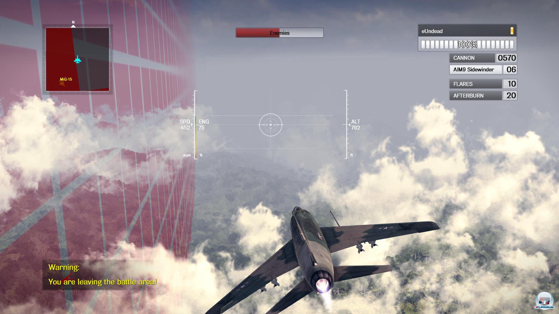 Rote W&auml;nde begrenzen die Einsatzgebiete. Sehr immersiv, fast wie in der Realit&auml;t. 