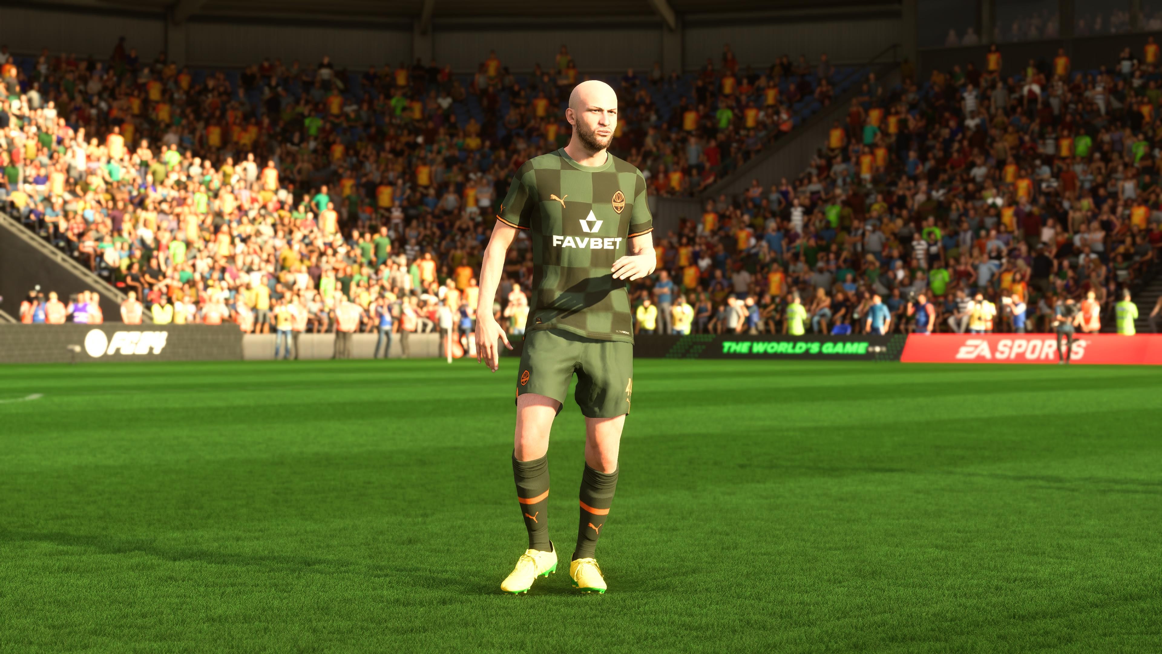 Der ukrainische Meister Shakhjar Donezk tr&auml;gt seine Heimspiele in der Champions League diese Saison im Hamburger Volksparkstadion aus, f&uuml;r gew&ouml;hnlich in Orange und Schwarz. Ausw&auml;rts l&auml;uft der Klub mit Schachbrettmuster in verschiedenen Dunkelgr&uuml;nt&ouml;nen auf, erg&auml;nzt mit orangefarbenen Details.